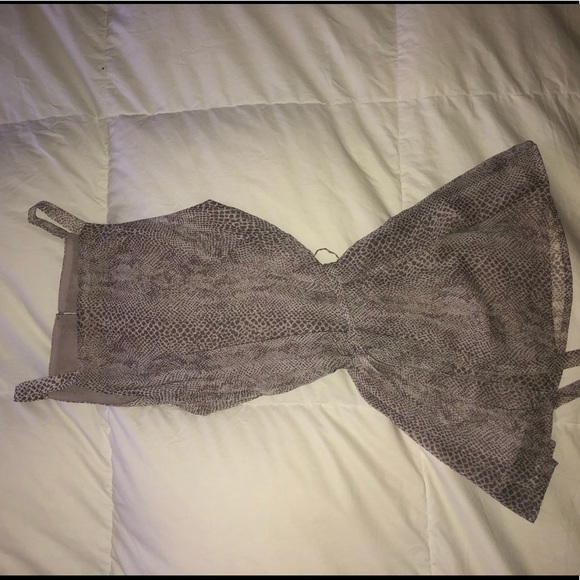 NEVER WORN! Banana Republic Blouse - Picture 5 of 5